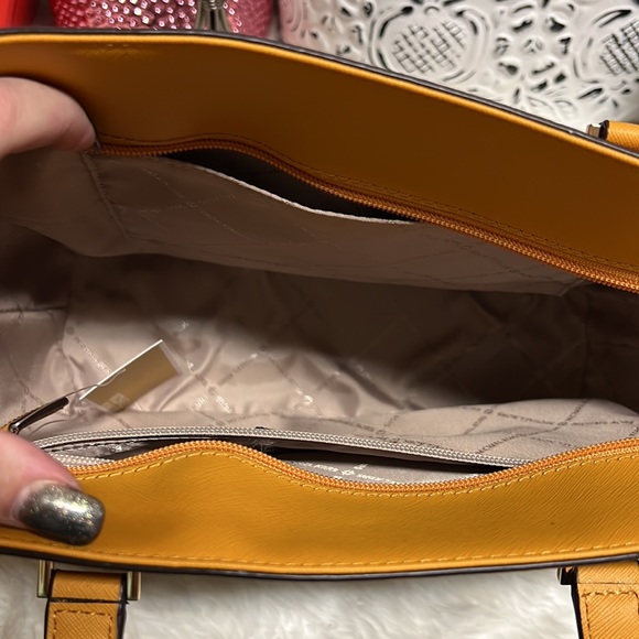 *SOLD*Michael Kors Florence Signature Luggage Large Tote**SOLD** - Picture 5 of 7